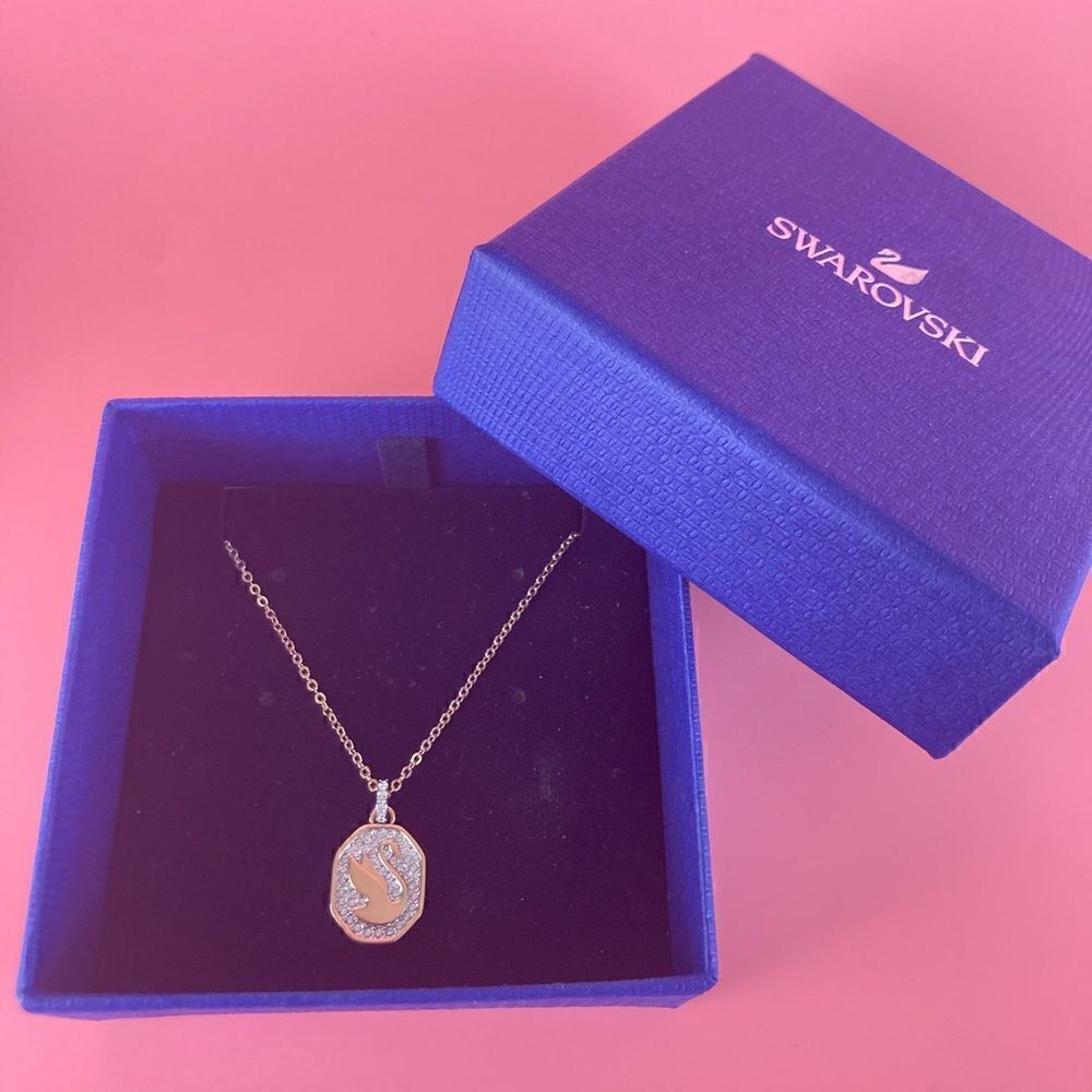 Swarovski Signum pendant
Swan, Long, White, Rose gold-tone plated Necklace - Picture 2 of 5